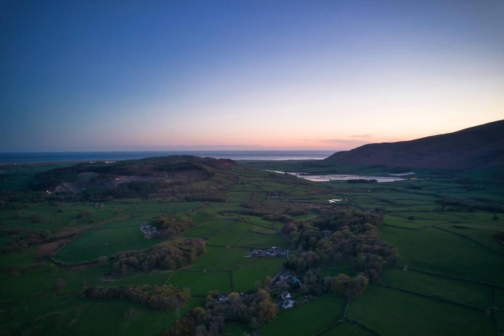 Luxurious Cottage With Hot Tub, Lake District Duddon Екстер'єр фото