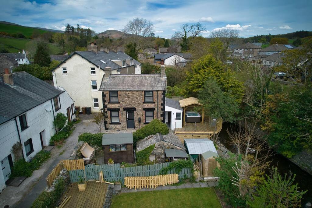 Luxurious Cottage With Hot Tub, Lake District Duddon Екстер'єр фото